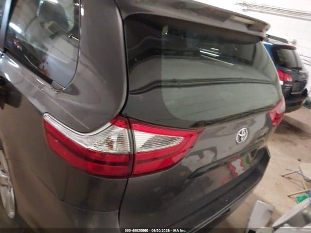 2017 TOYOTA SIENNA L 7 PASSENGER 16