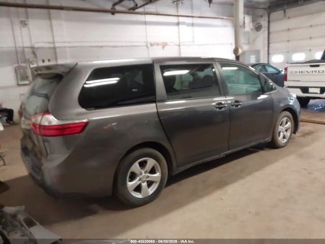 2017 TOYOTA SIENNA L 7 PASSENGER 4