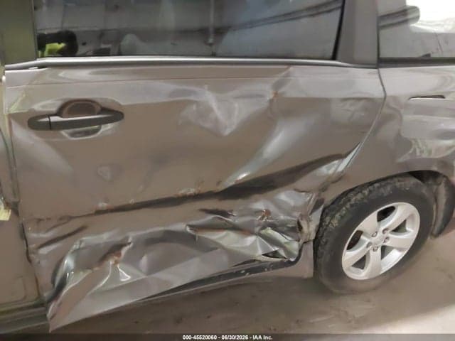 2017 TOYOTA SIENNA L 7 PASSENGER 6