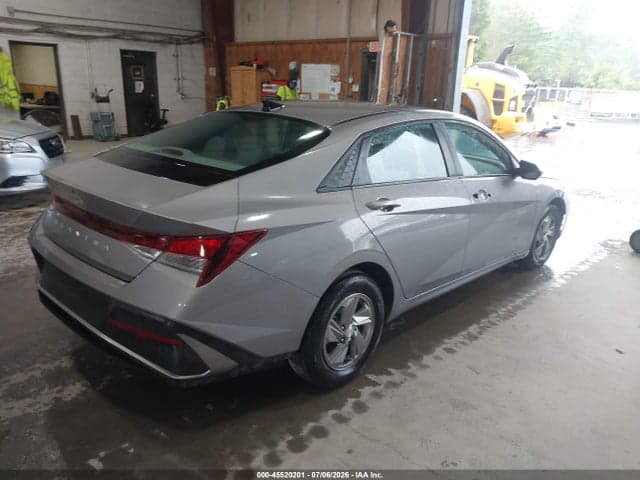2025 HYUNDAI ELANTRA SE 4