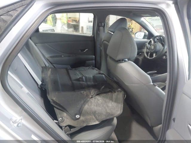 2025 HYUNDAI ELANTRA SE 8