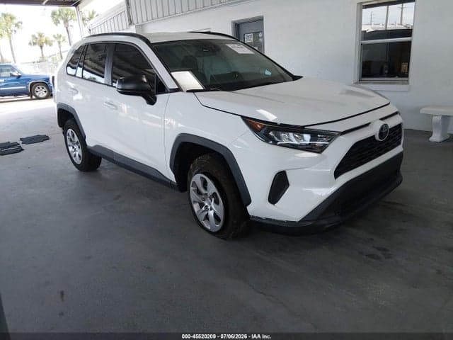 2021 TOYOTA RAV4 LE 1