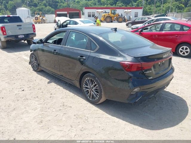 2023 KIA FORTE GT-LINE 3