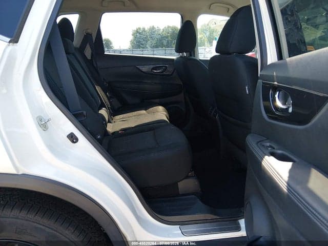 2017 NISSAN ROGUE SV 8
