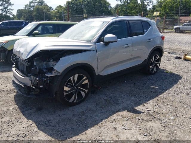 2025 VOLVO XC40 B5 PLUS BRIGHT THEME 2