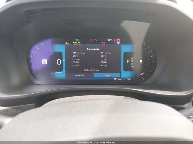 2025 VOLVO XC40 B5 PLUS BRIGHT THEME 7