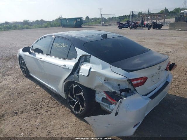2020 TOYOTA CAMRY XSE AWD 3