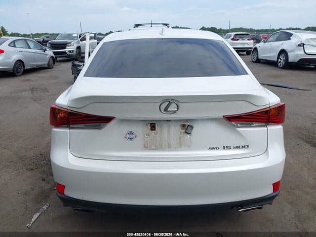 2018 LEXUS IS 300 16