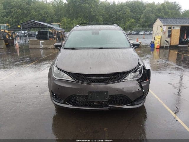 2019 CHRYSLER PACIFICA TOURING L 12