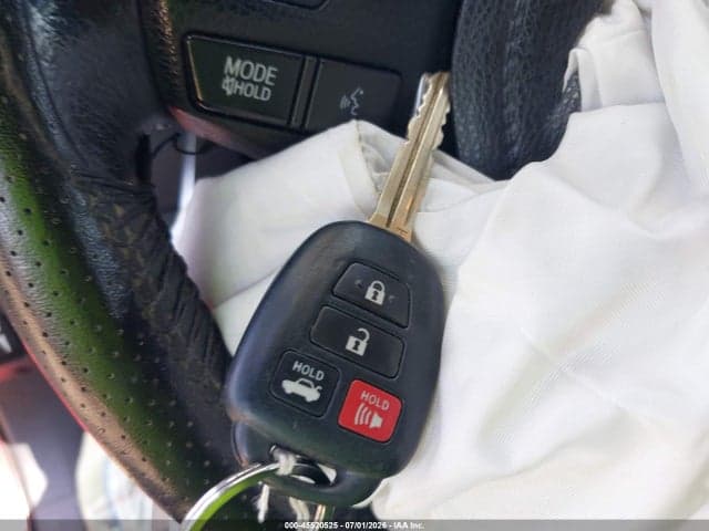 2017 TOYOTA COROLLA SE 11