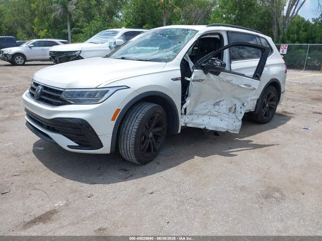 2024 VOLKSWAGEN TIGUAN 2.0T SE R-LINE BLACK 3