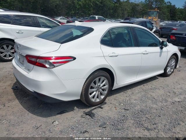 2019 TOYOTA CAMRY LE 4