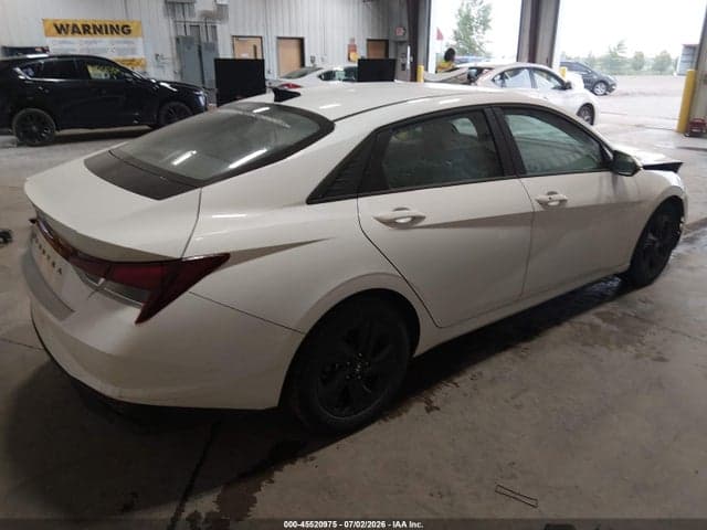2021 HYUNDAI ELANTRA SEL 4