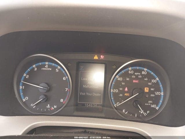 2018 TOYOTA RAV4 LE 7