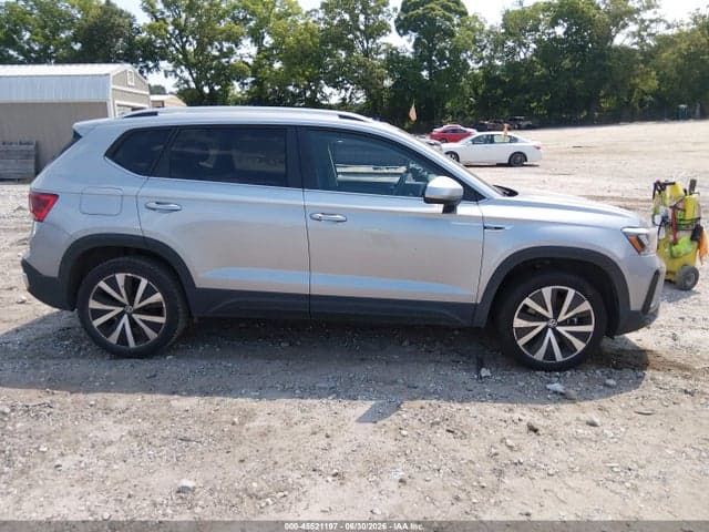2024 VOLKSWAGEN TAOS 1.5T SE 13