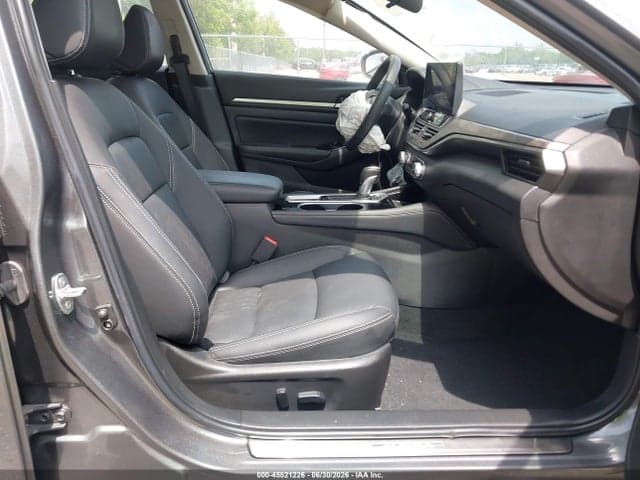 2025 NISSAN ALTIMA SL FWD 5