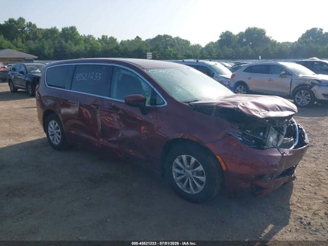 2017 CHRYSLER PACIFICA TOURING 1