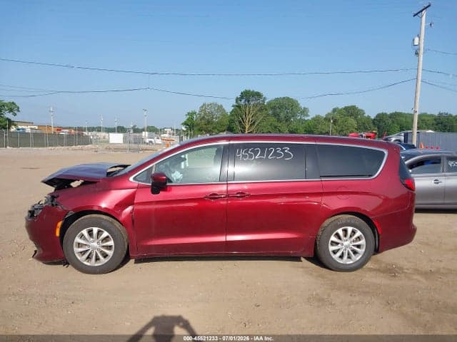 2017 CHRYSLER PACIFICA TOURING 14