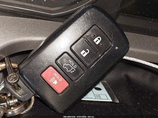 2018 TOYOTA RAV4 XLE 11