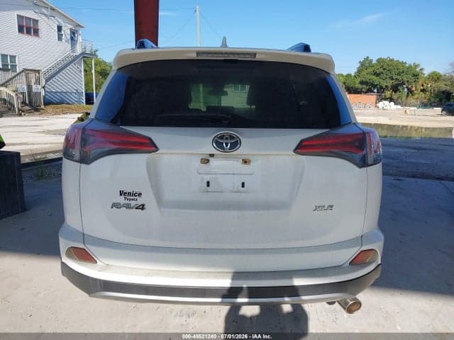 2018 TOYOTA RAV4 XLE 16