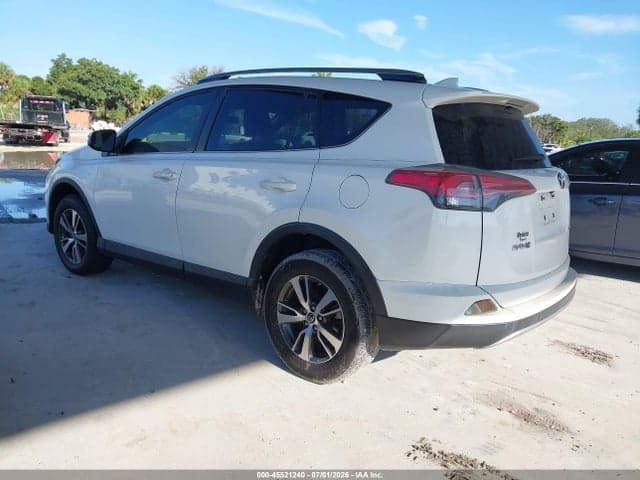 2018 TOYOTA RAV4 XLE 3