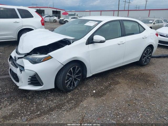 2017 TOYOTA COROLLA SE 2