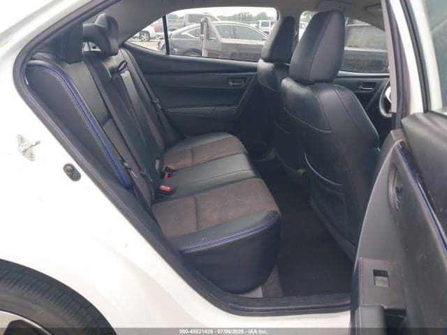 2017 TOYOTA COROLLA SE 8