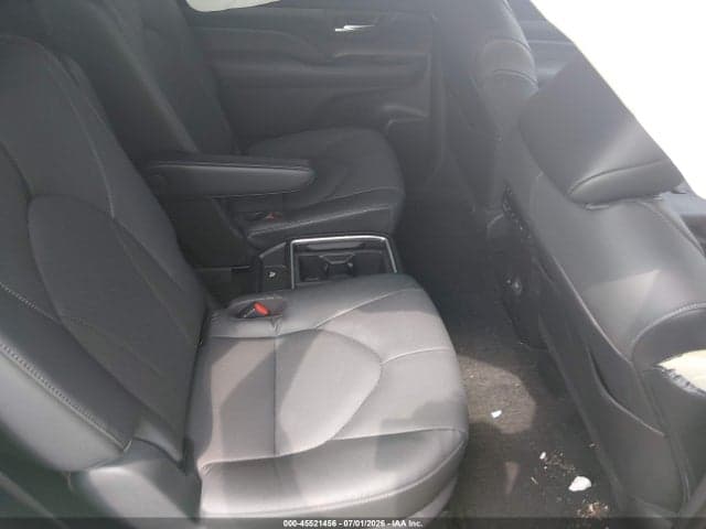 2025 TOYOTA GRAND HIGHLANDER HYBRID NIGHTSHADE EDITION 8