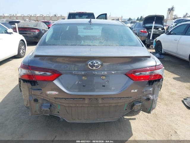 2022 TOYOTA CAMRY SE 17