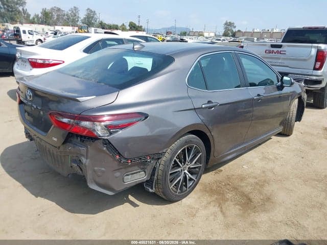 2022 TOYOTA CAMRY SE 4