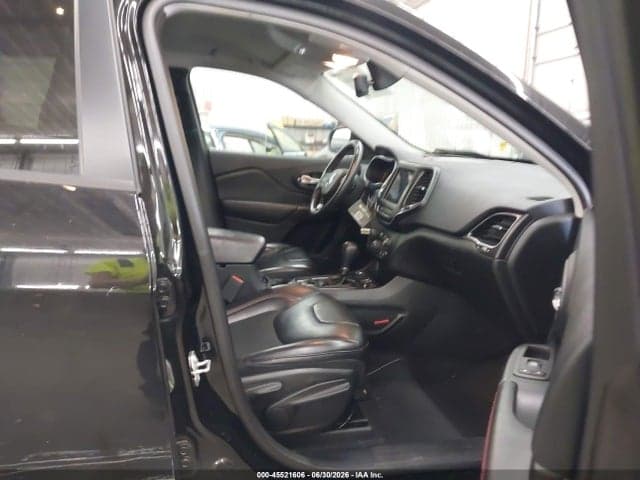 2019 JEEP CHEROKEE TRAILHAWK 4X4 5