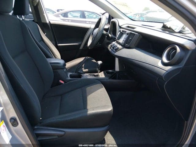 2017 TOYOTA RAV4 LE 5