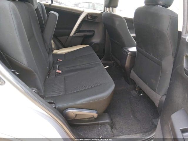2017 TOYOTA RAV4 LE 8