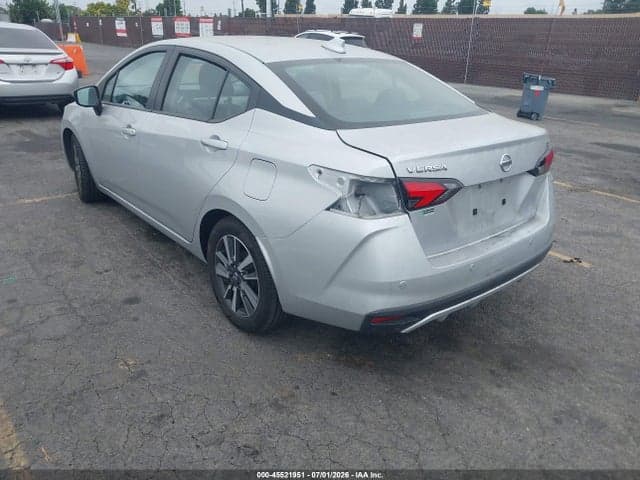 2021 NISSAN VERSA SV XTRONIC CVT 3