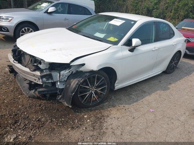 2021 TOYOTA CAMRY SE AWD 2