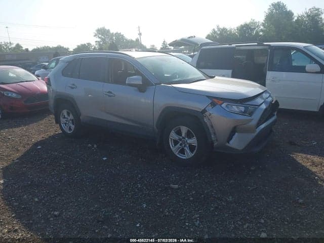 2020 TOYOTA RAV4 XLE 1