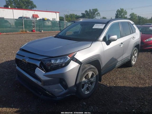 2020 TOYOTA RAV4 XLE 2