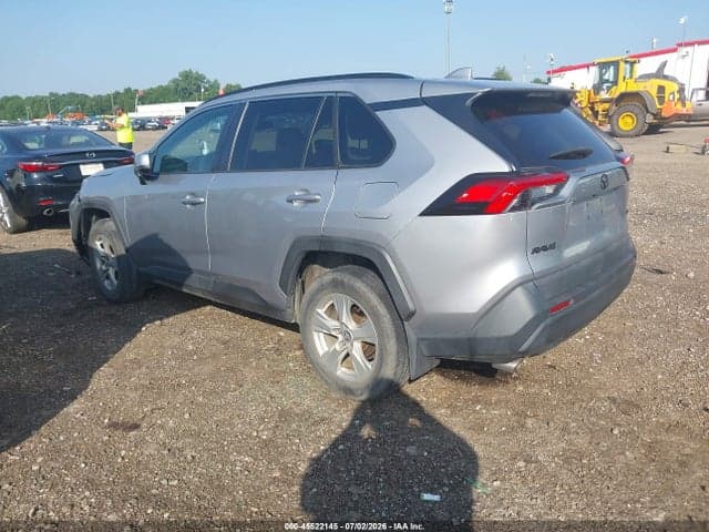 2020 TOYOTA RAV4 XLE 3