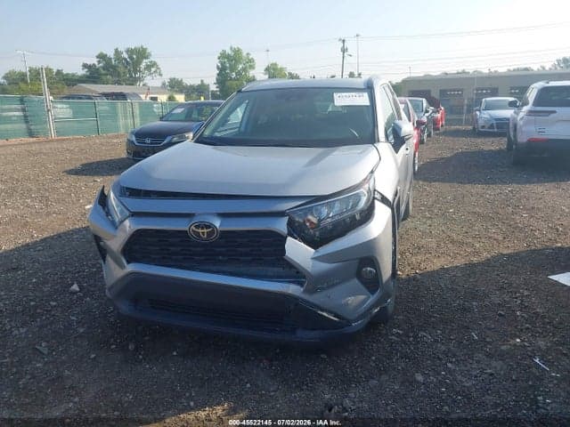 2020 TOYOTA RAV4 XLE 6