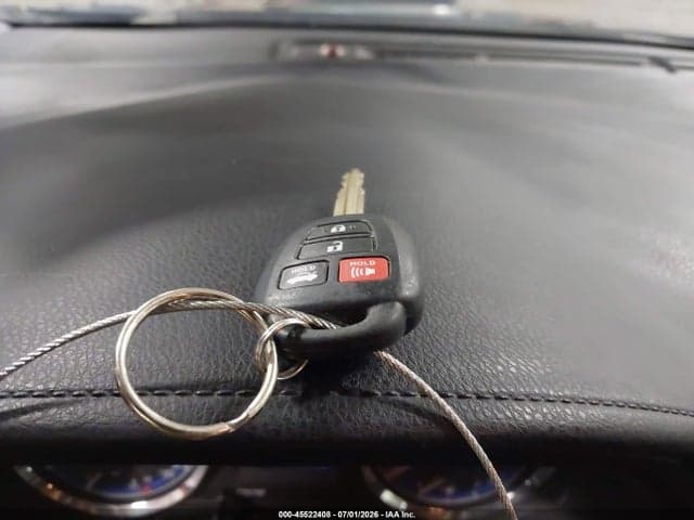 2017 TOYOTA COROLLA LE 11