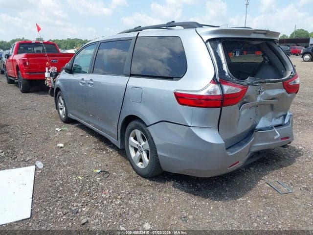 2018 TOYOTA SIENNA LE 8 PASSENGER 3