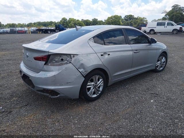2020 HYUNDAI ELANTRA SEL 4