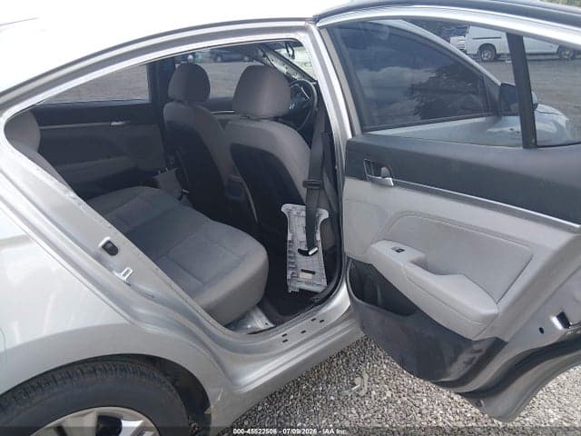 2020 HYUNDAI ELANTRA SEL 8