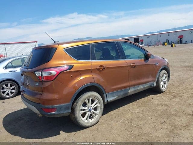 2017 FORD ESCAPE SE 4
