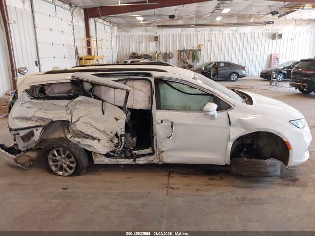 2022 CHRYSLER PACIFICA TOURING L AWD 12