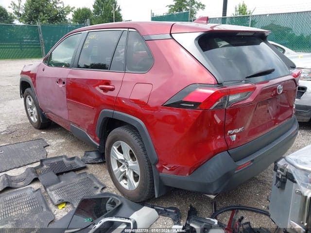 2019 TOYOTA RAV4 XLE 3