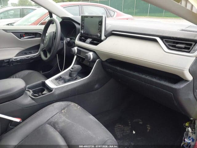 2019 TOYOTA RAV4 XLE 5