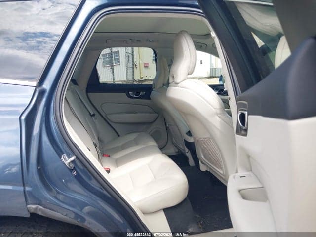 2022 VOLVO XC60 B5 INSCRIPTION 8