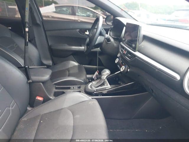 2022 KIA FORTE GT-LINE 5