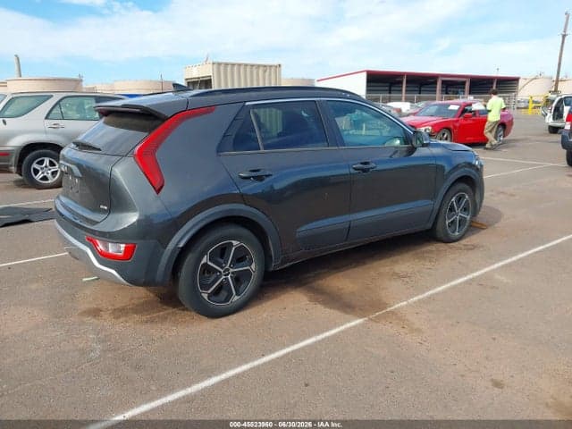 2023 KIA NIRO EX 4